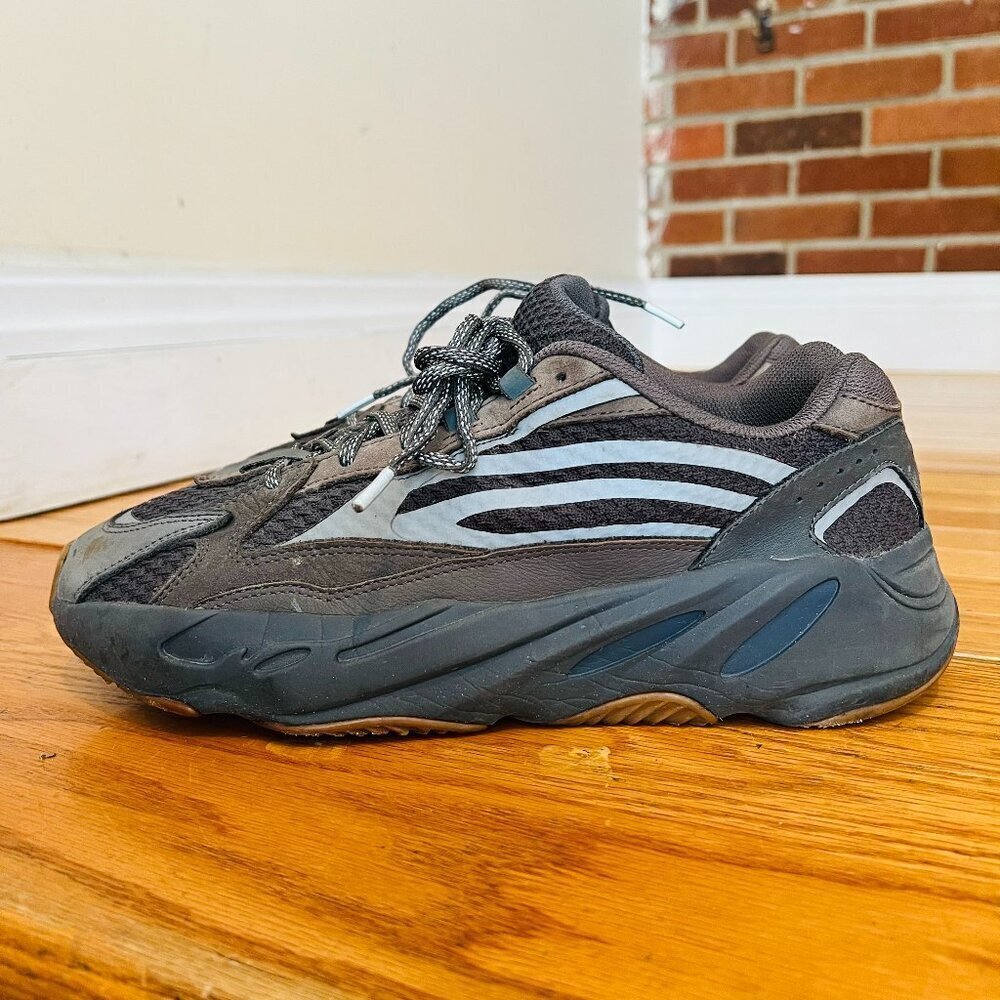 Adidas Yeezy Boost 700 V2 Geode EG6860 Men US 10.5 Size - Picture 1 of 13